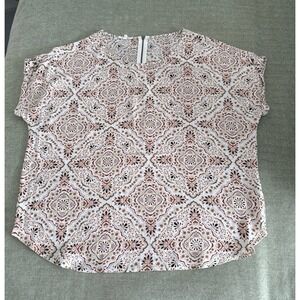 Maurices Women's Large Top -  VERY‎ light weight